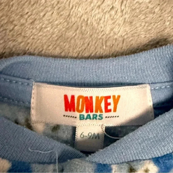 Monkey Bars - long sleeve footed fleece baby sleeper. Size 6-9 months - Picture 2 of 3
